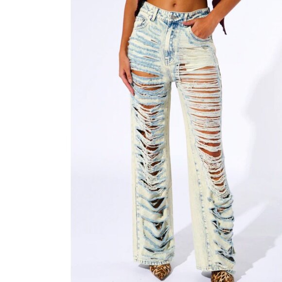 Callie Lives Shredded & Distressed AKIRA Over It High Rise Light Wash Jeans XL - Picture 4 of 8
